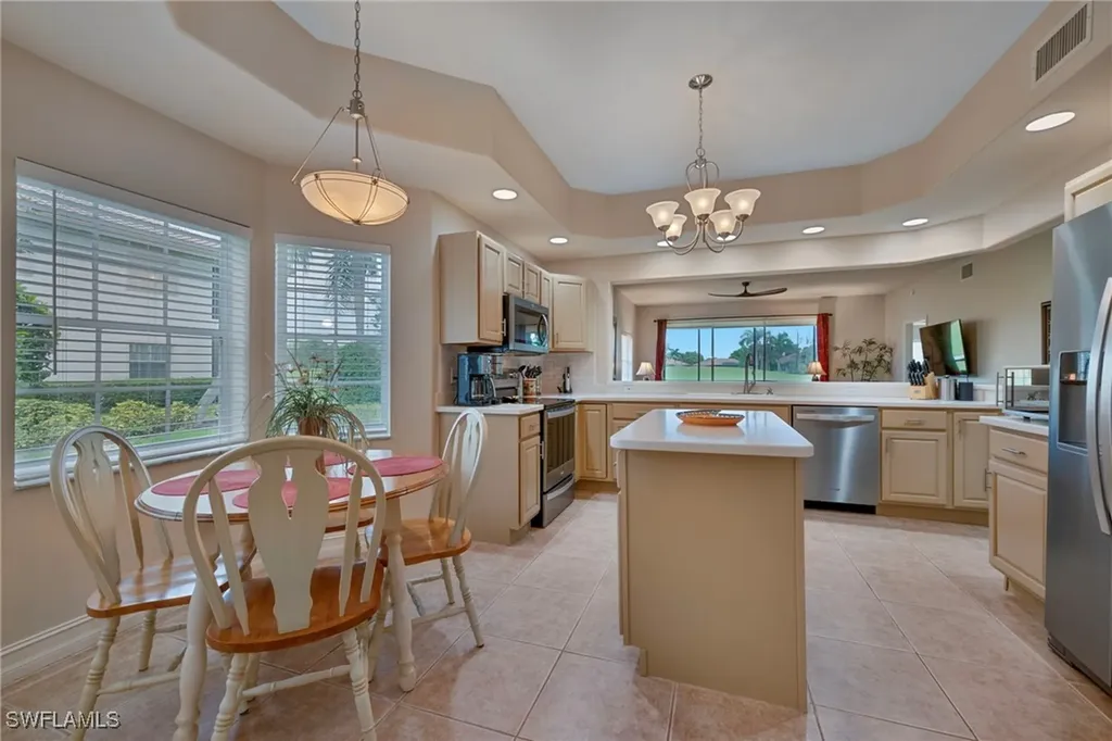 8161 Saratoga Drive Naples FL 34113