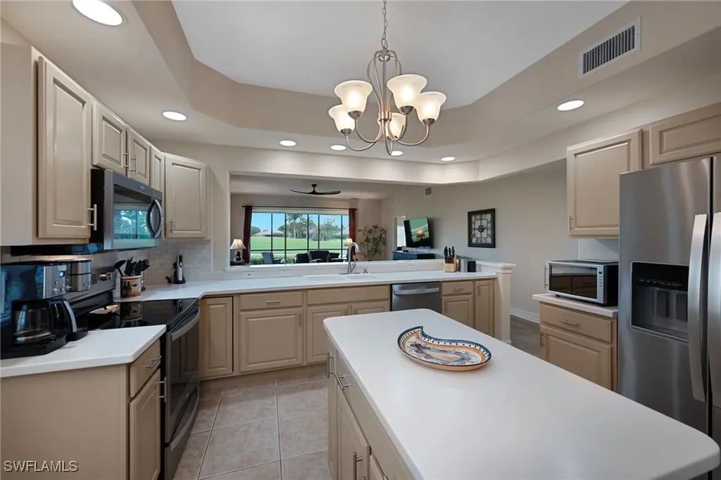 8161 Saratoga Drive Naples FL 34113