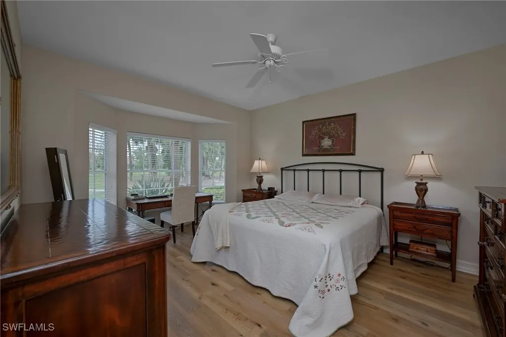 8161 Saratoga Drive Naples FL 34113