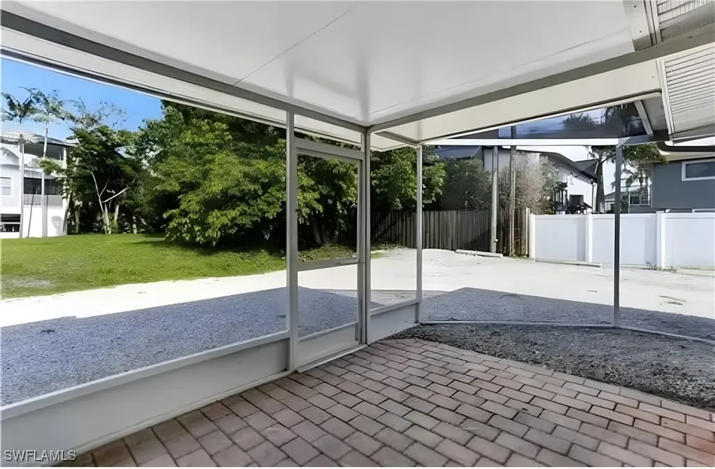 726 Park Avenue Naples FL 34110