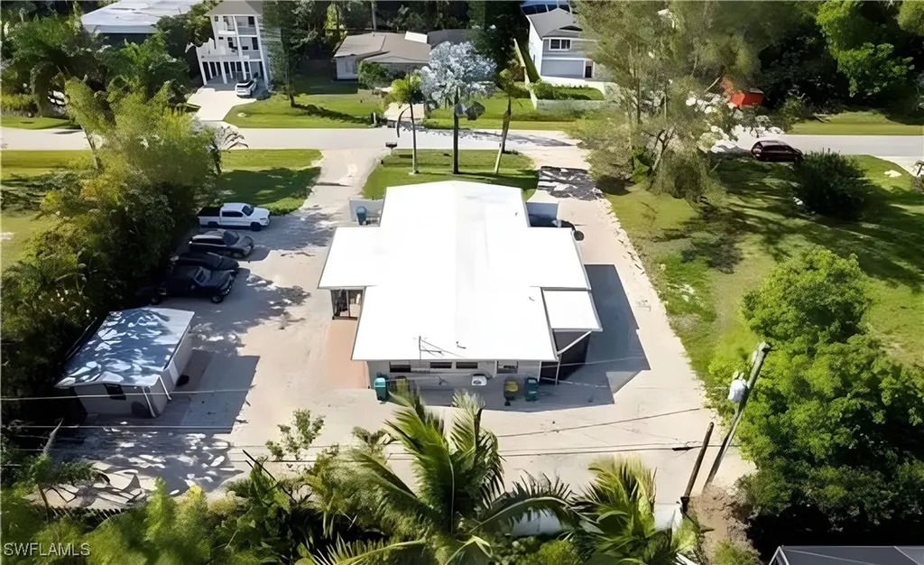 726 Park Avenue Naples FL 34110