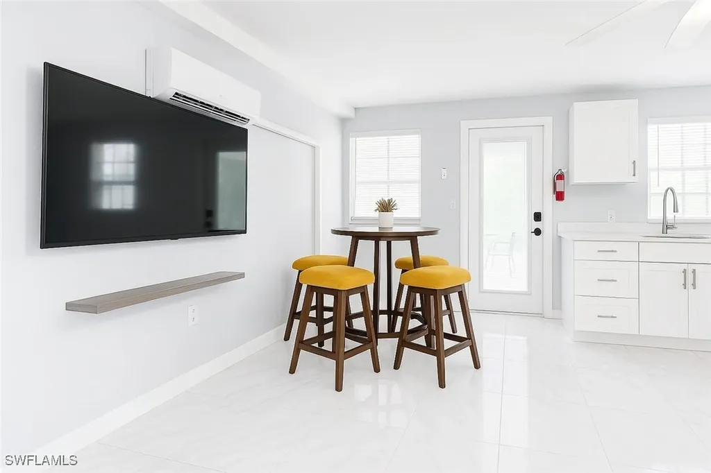 726 Park Avenue Naples FL 34110