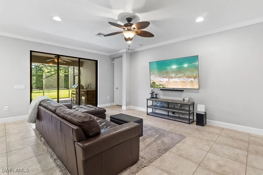 16133 Camden Lakes Circle Naples FL 34110