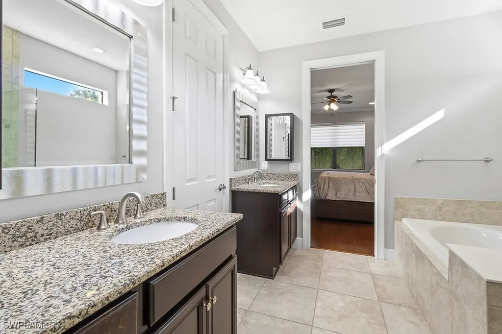 16133 Camden Lakes Circle Naples FL 34110