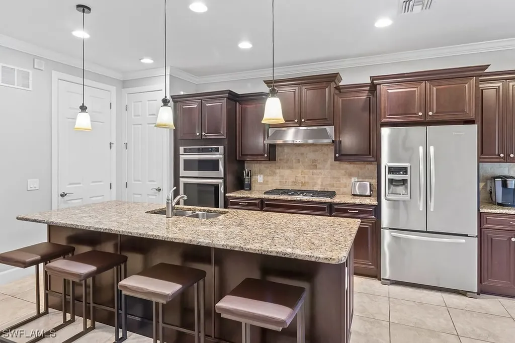 16133 Camden Lakes Circle Naples FL 34110