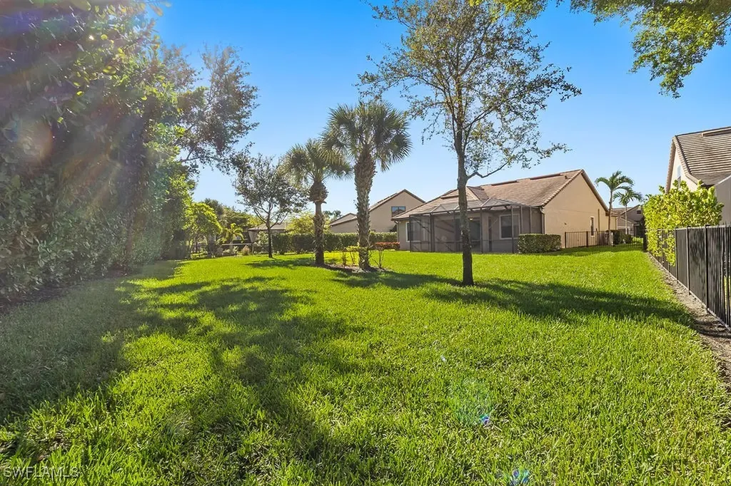 16133 Camden Lakes Circle Naples FL 34110