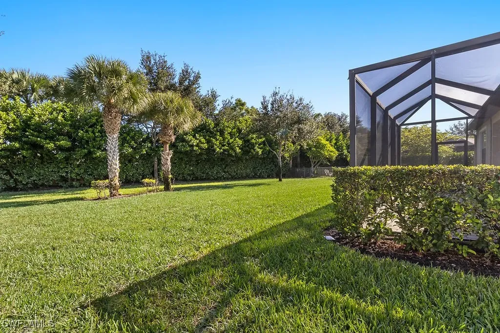 16133 Camden Lakes Circle Naples FL 34110