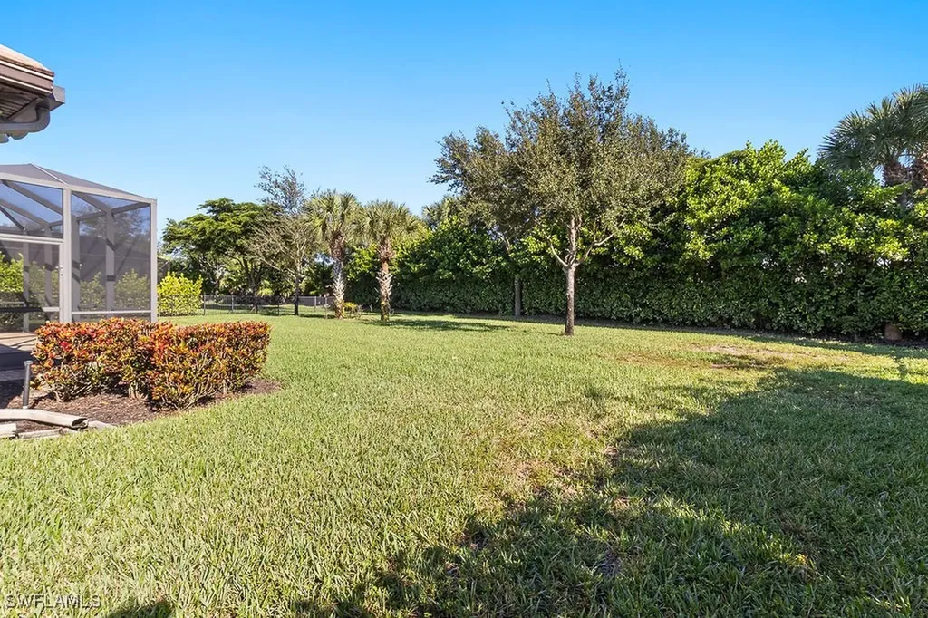 16133 Camden Lakes Circle Naples FL 34110