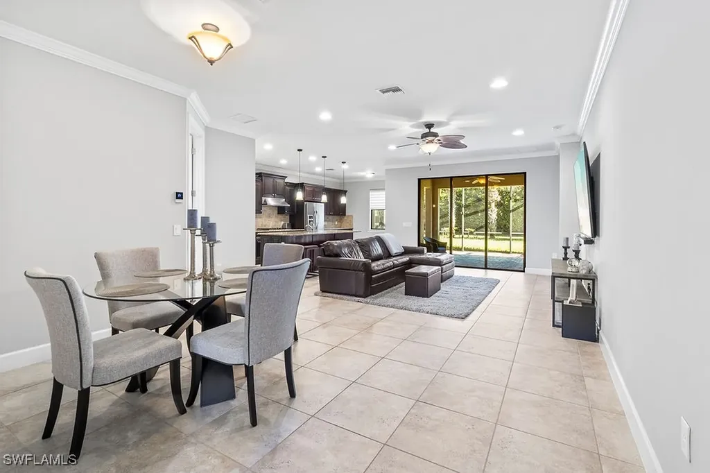 16133 Camden Lakes Circle Naples FL 34110