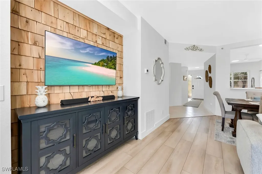 9087 Michael Circle Naples FL 34113