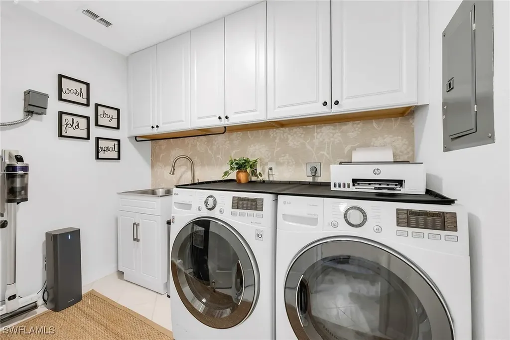 9087 Michael Circle Naples FL 34113