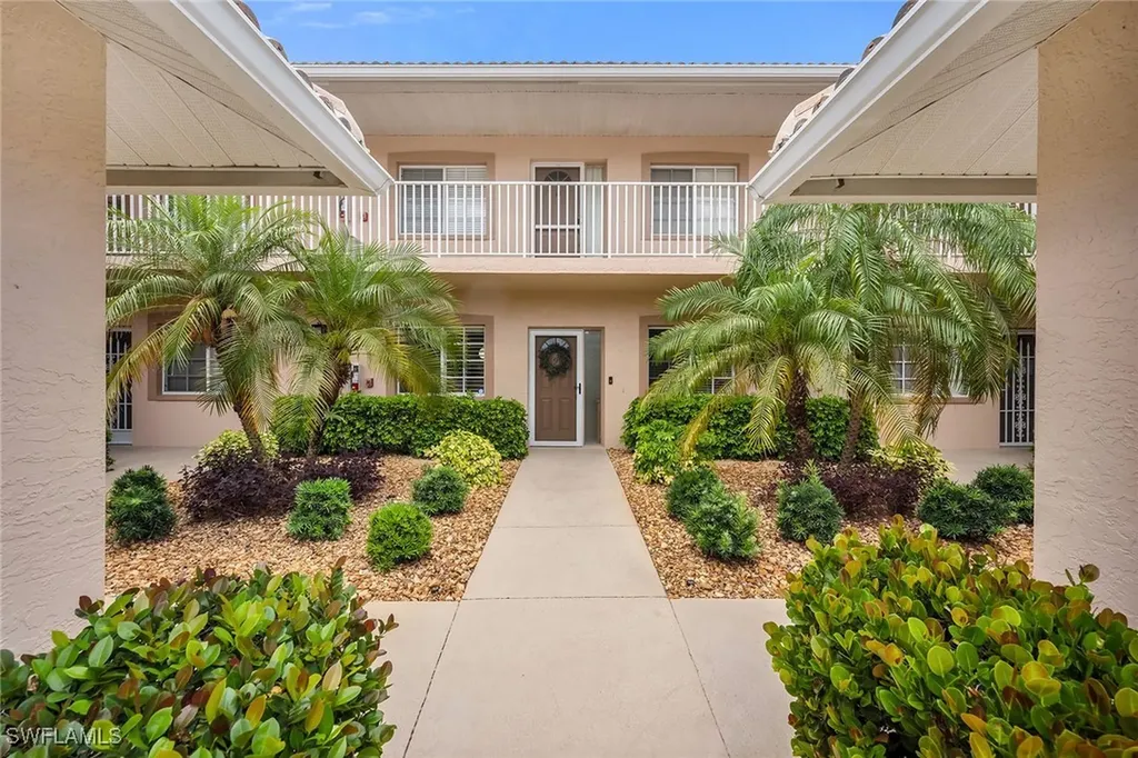 9087 Michael Circle Naples FL 34113
