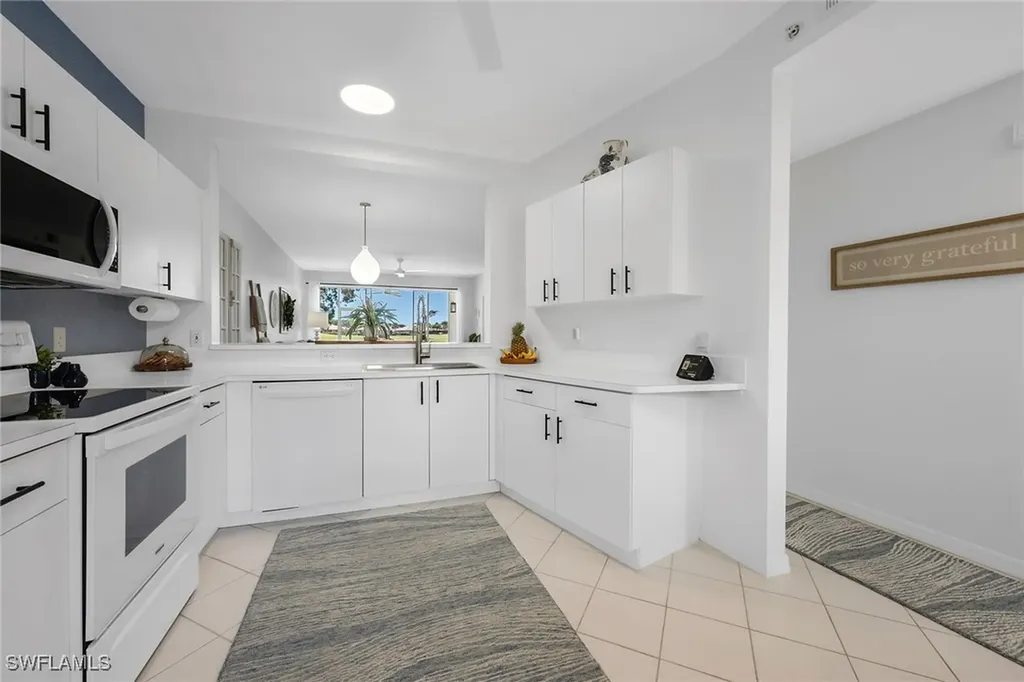 9087 Michael Circle Naples FL 34113