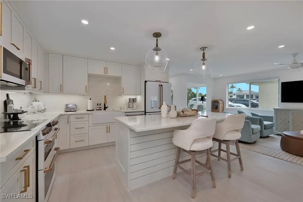 1950 Gulf Shore Boulevard N Naples FL 34102