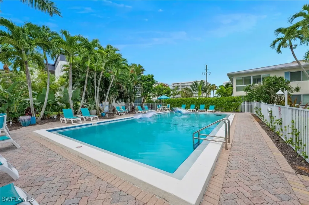 1950 Gulf Shore Boulevard N Naples FL 34102