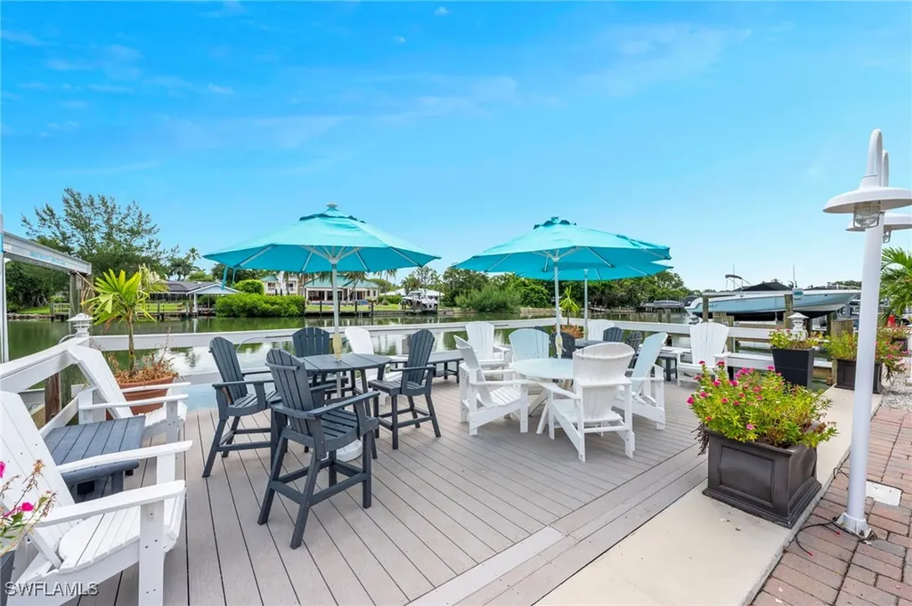 1950 Gulf Shore Boulevard N Naples FL 34102