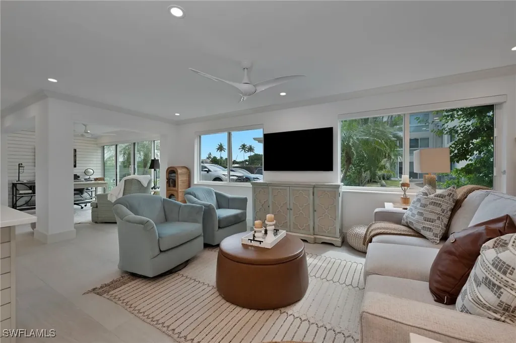 1950 Gulf Shore Boulevard N Naples FL 34102