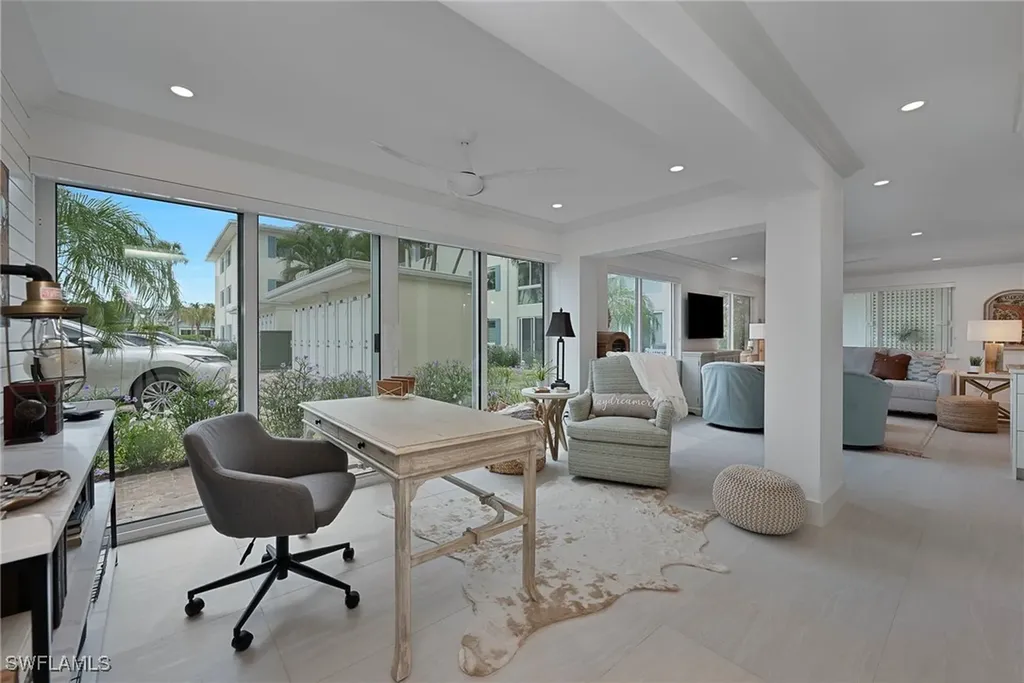 1950 Gulf Shore Boulevard N Naples FL 34102