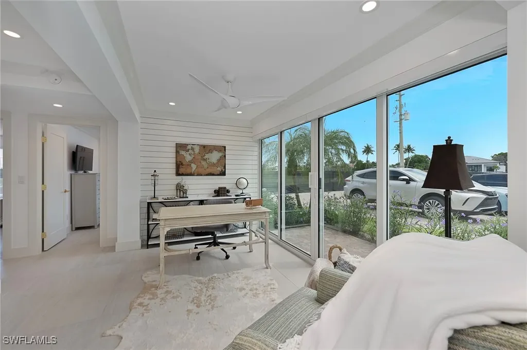 1950 Gulf Shore Boulevard N Naples FL 34102