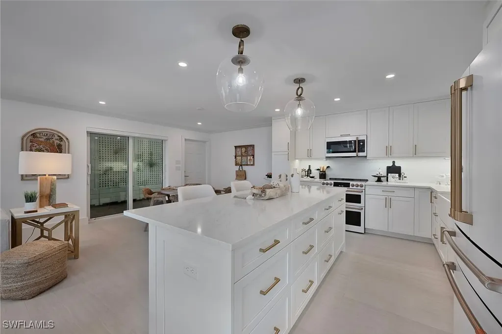 1950 Gulf Shore Boulevard N Naples FL 34102