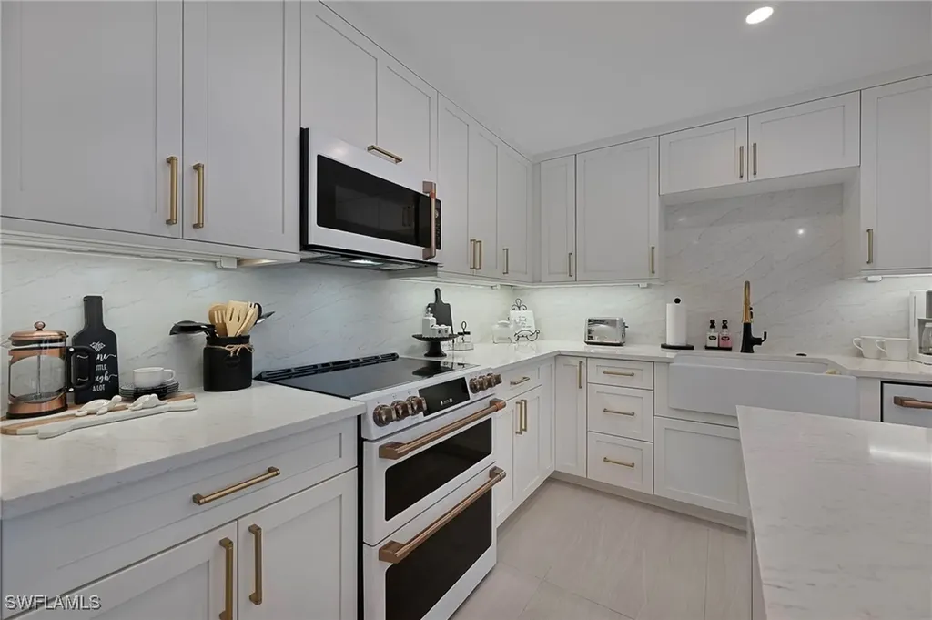 1950 Gulf Shore Boulevard N Naples FL 34102