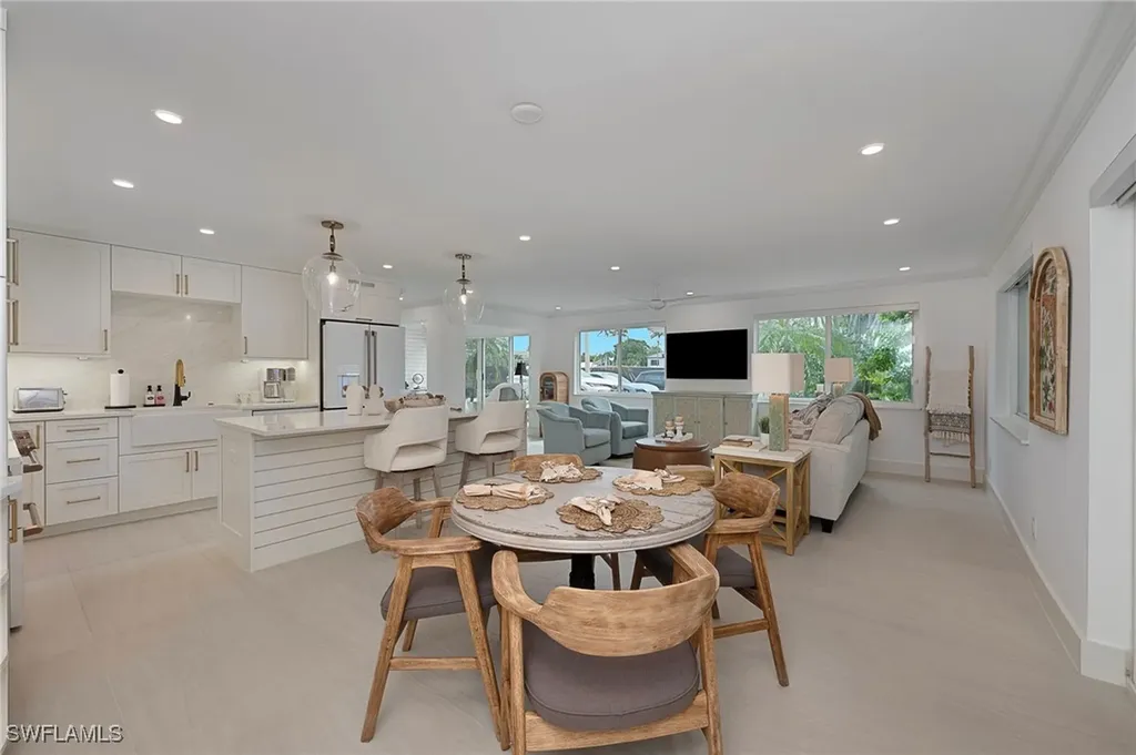 1950 Gulf Shore Boulevard N Naples FL 34102
