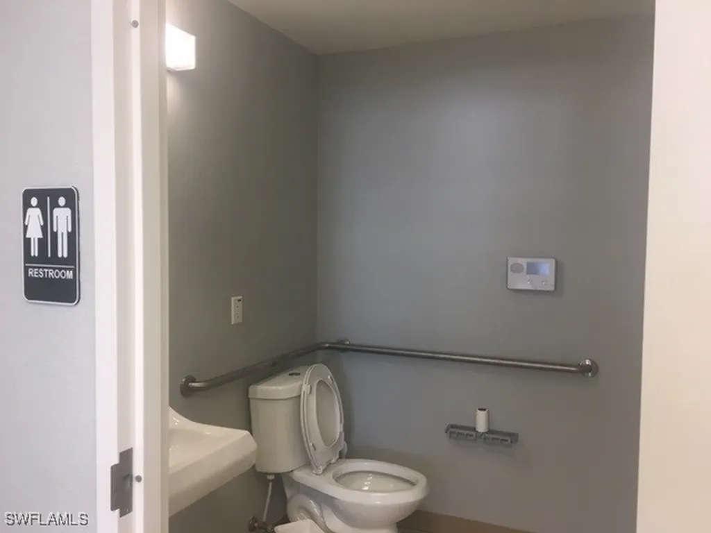 3425 Radio Road Naples FL 34104