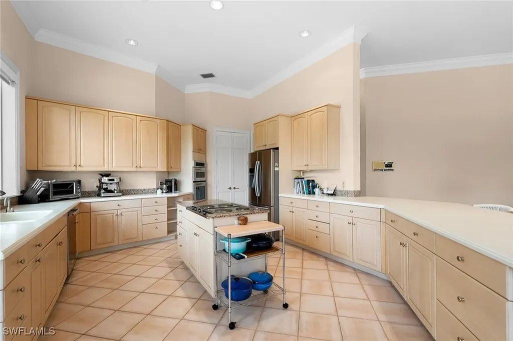 709 Jamestown Lane Naples FL 34108