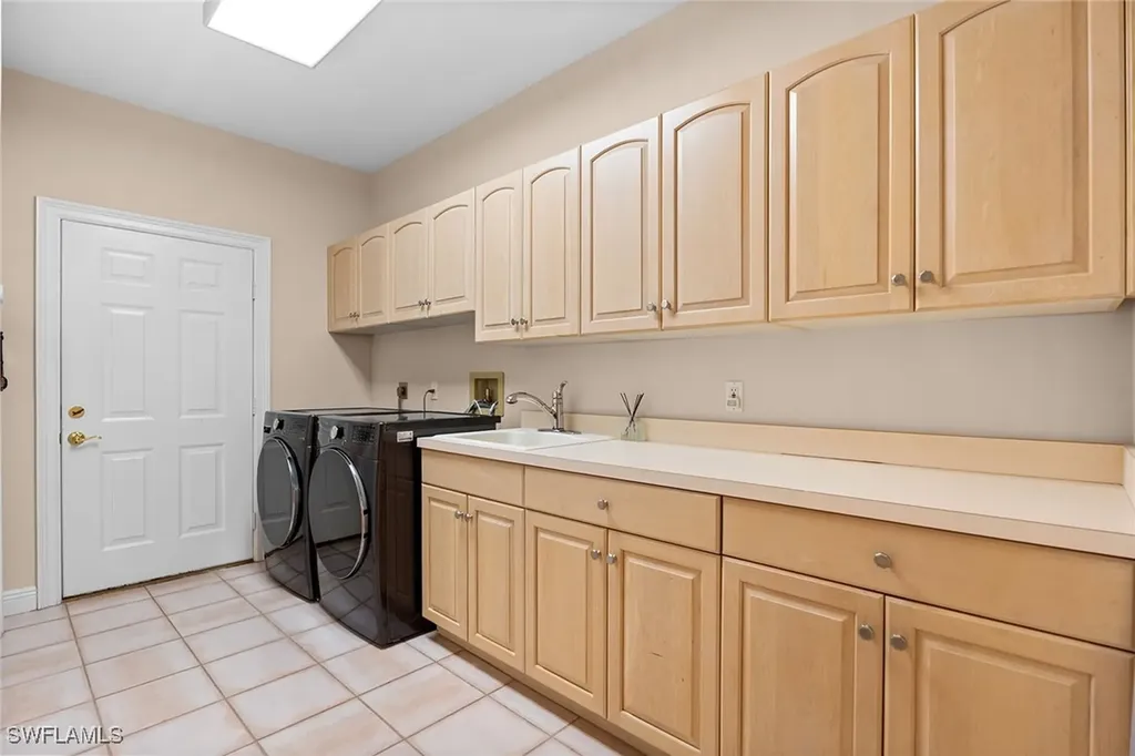 709 Jamestown Lane Naples FL 34108