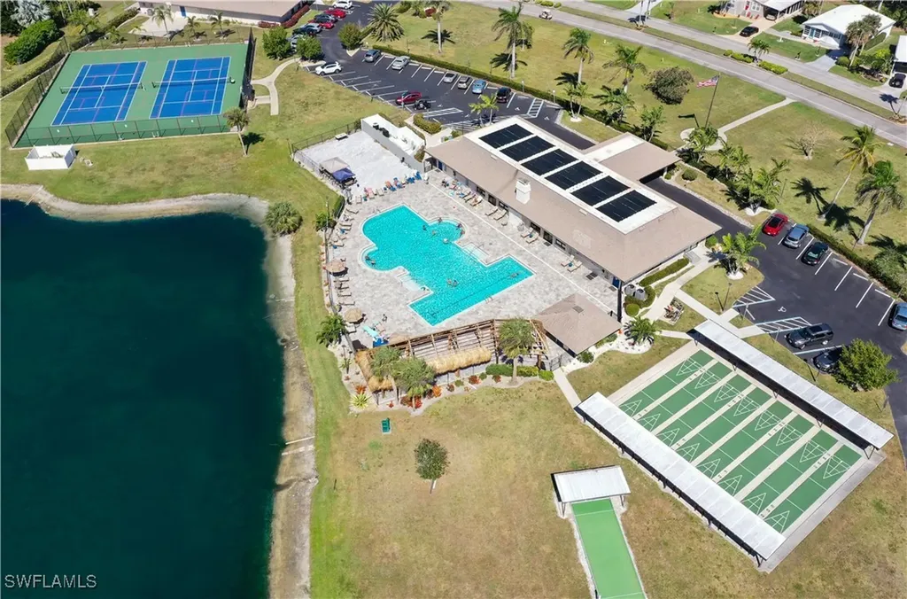 542 Charlemagne Boulevard Naples FL 34112