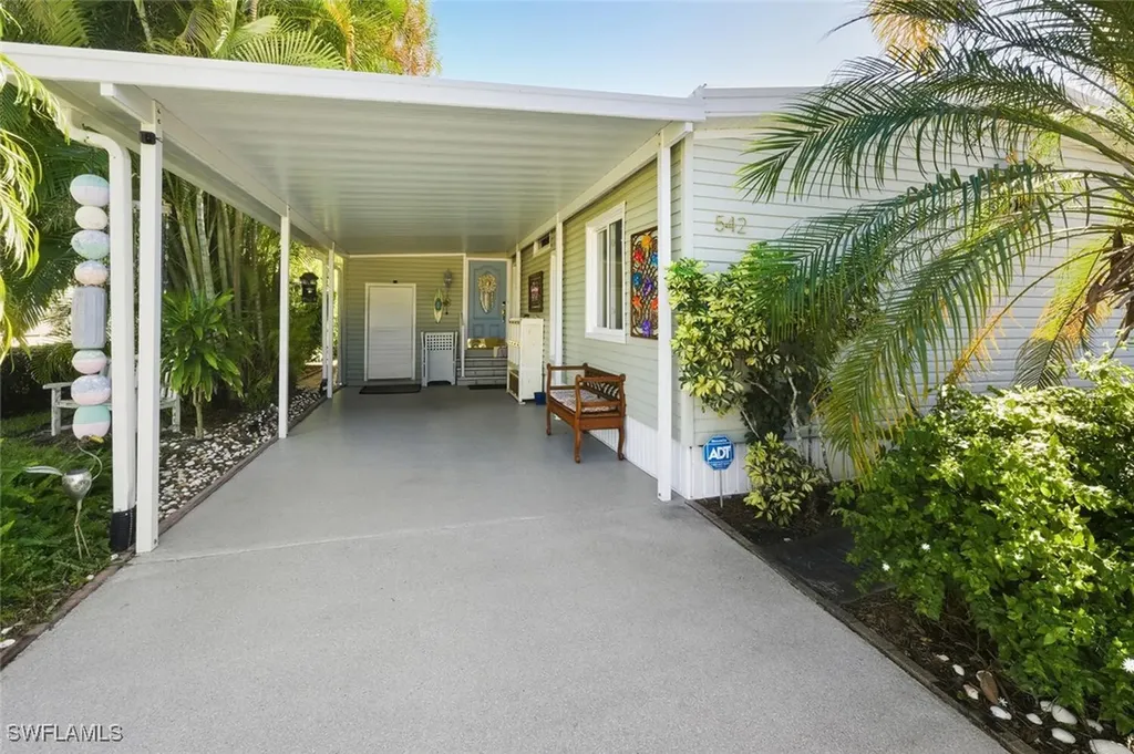 542 Charlemagne Boulevard Naples FL 34112