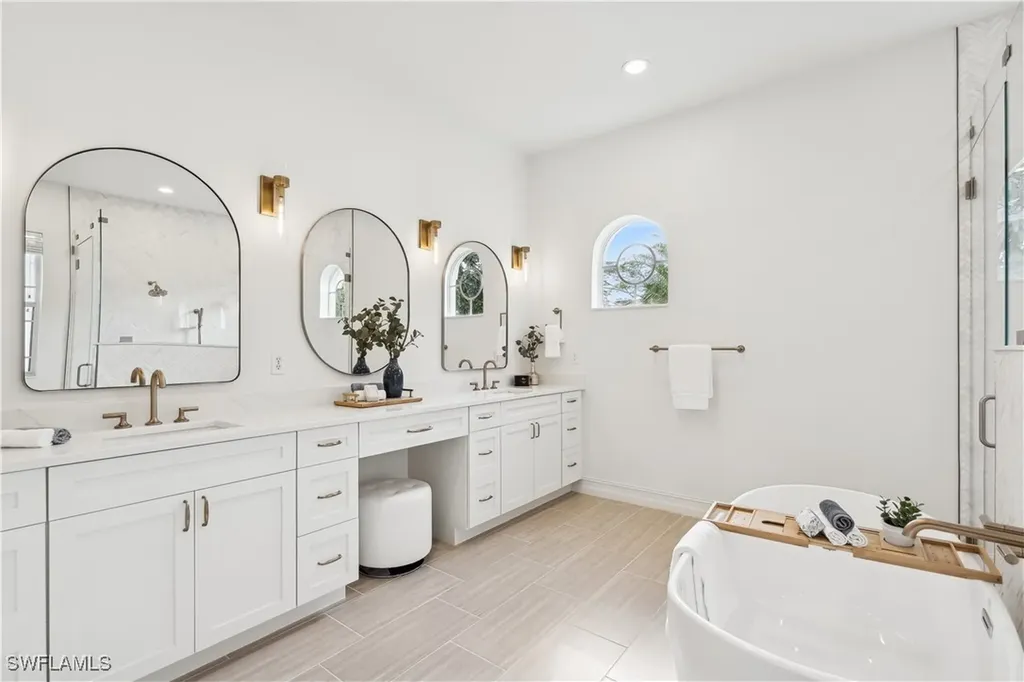 677 5th Avenue N Naples FL 34102
