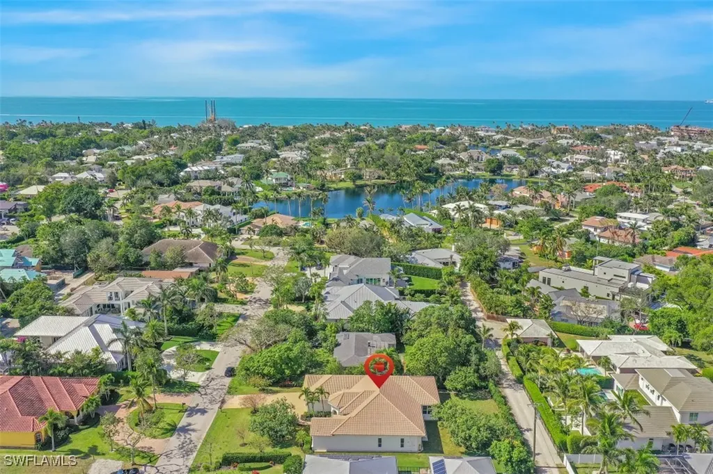 677 5th Avenue N Naples FL 34102