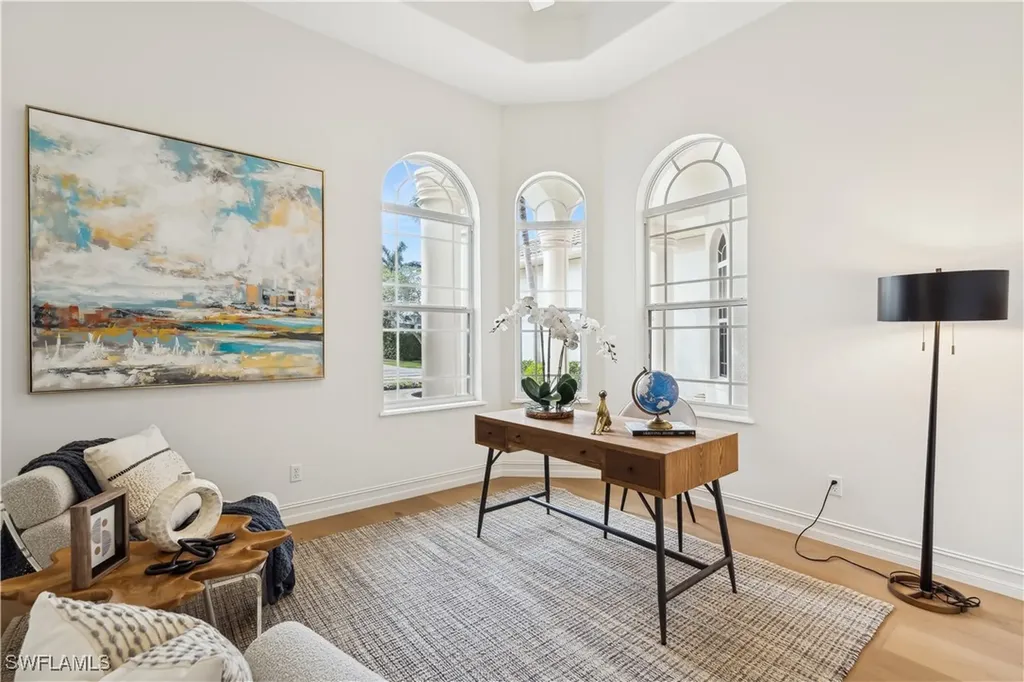677 5th Avenue N Naples FL 34102