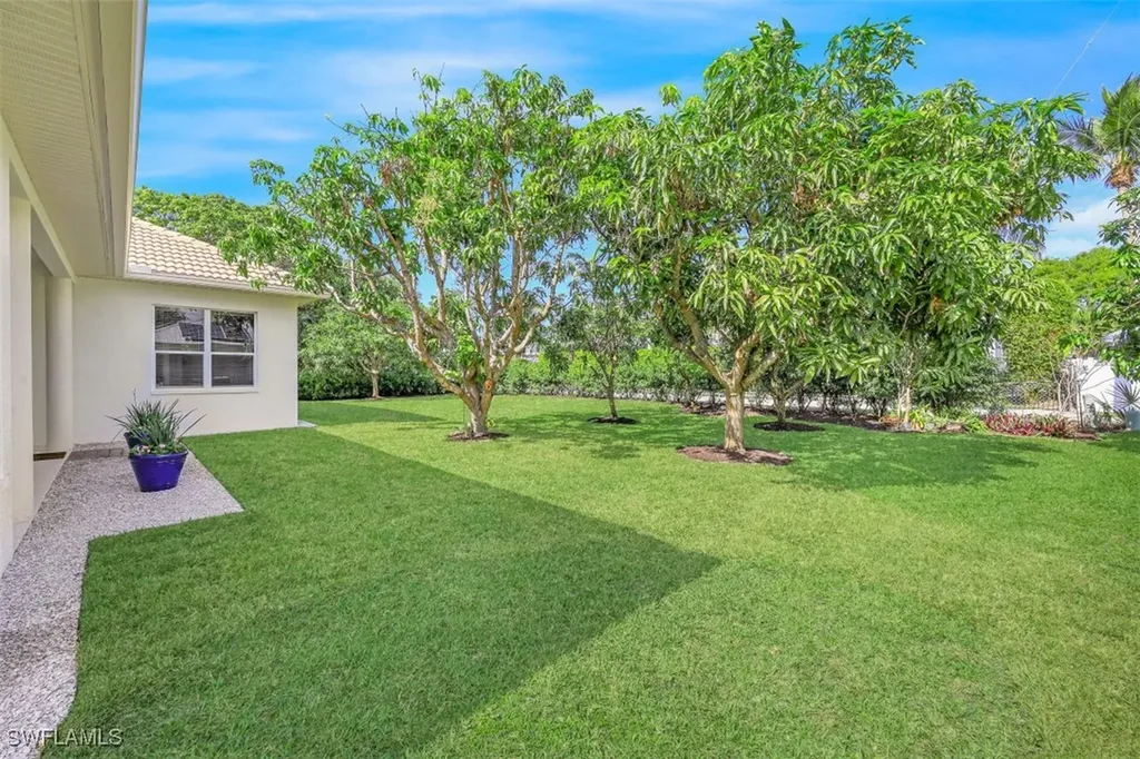 677 5th Avenue N Naples FL 34102