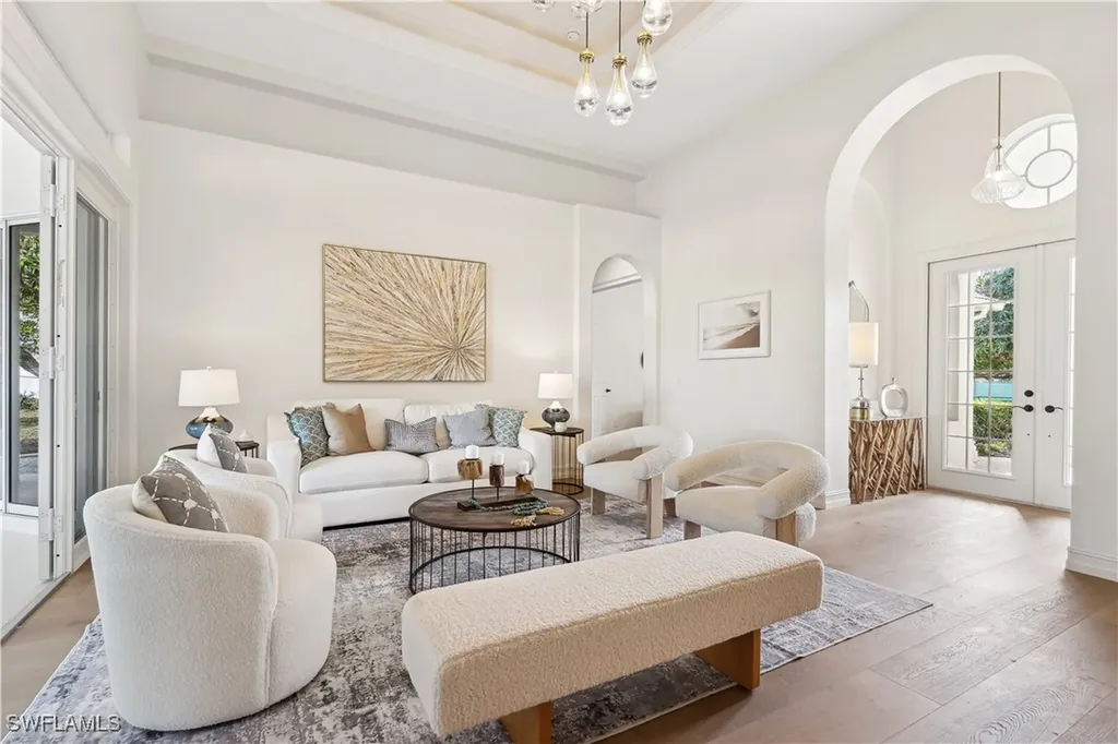677 5th Avenue N Naples FL 34102