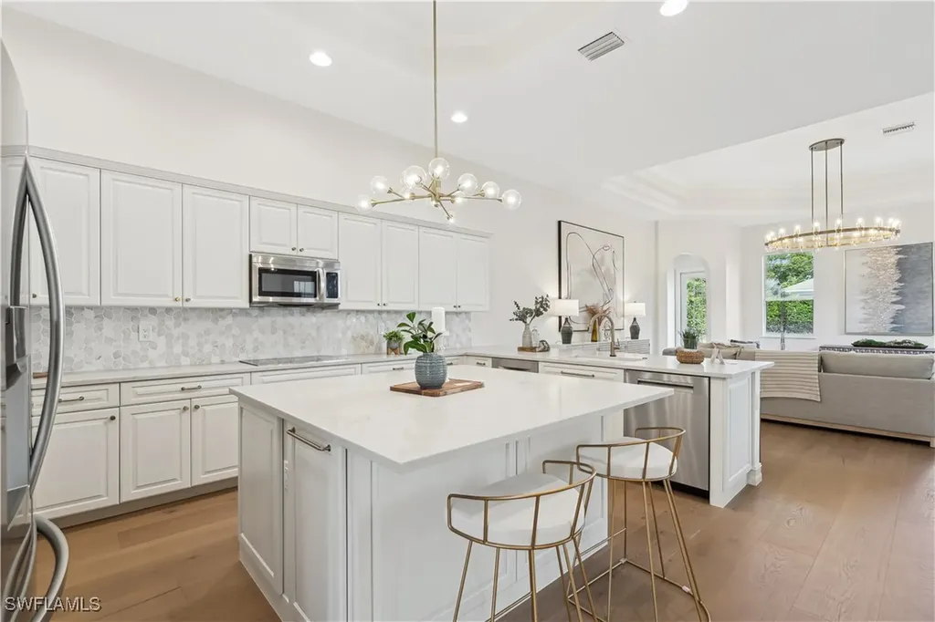 677 5th Avenue N Naples FL 34102