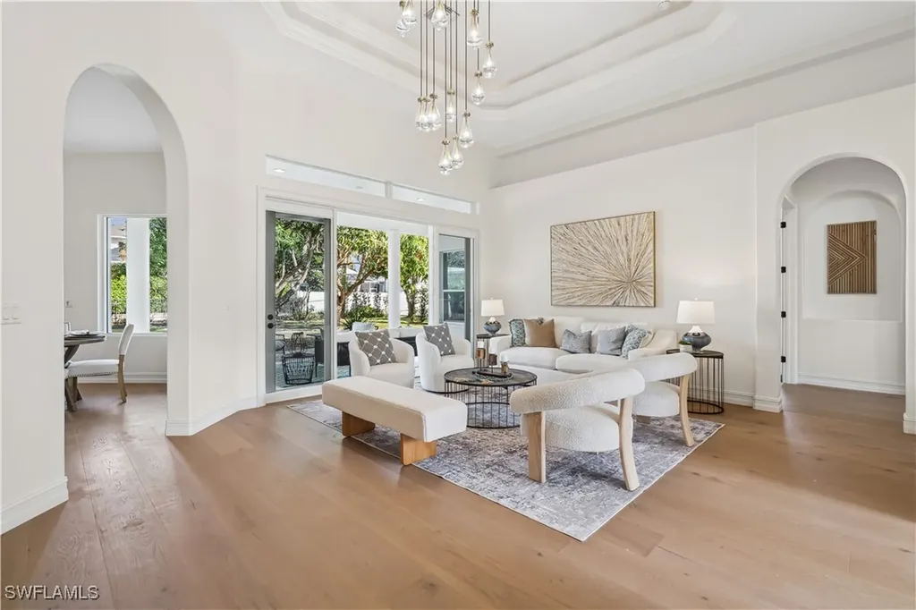 677 5th Avenue N Naples FL 34102