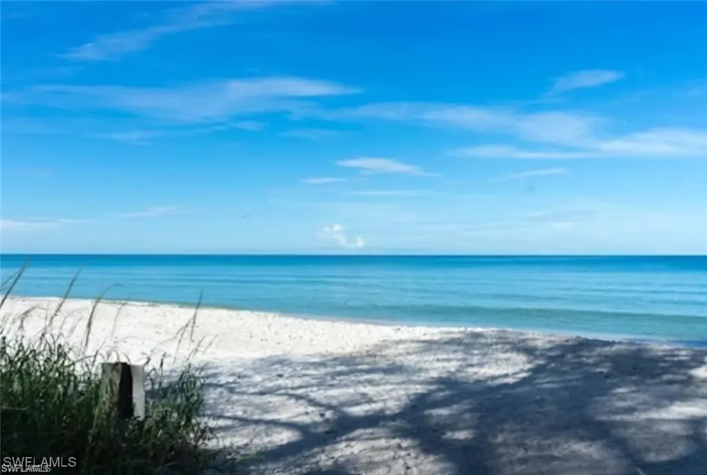 4613 Bayshore Drive Naples FL 34112