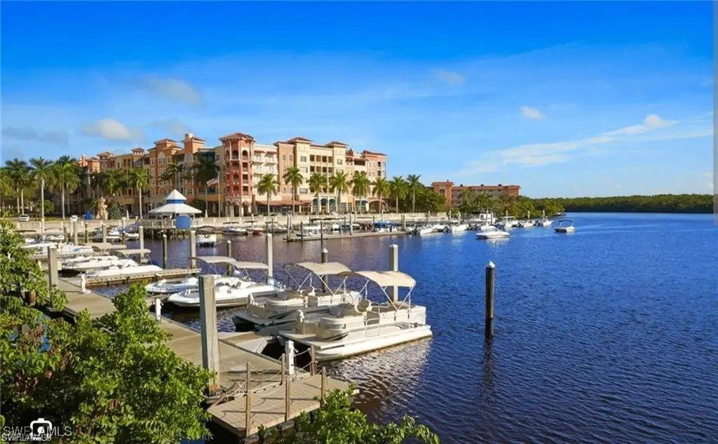 4613 Bayshore Drive Naples FL 34112