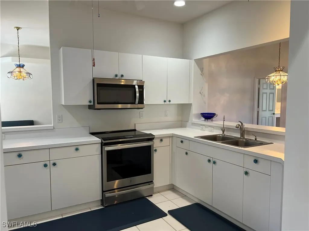 2081 Crestview Way Naples FL 34119