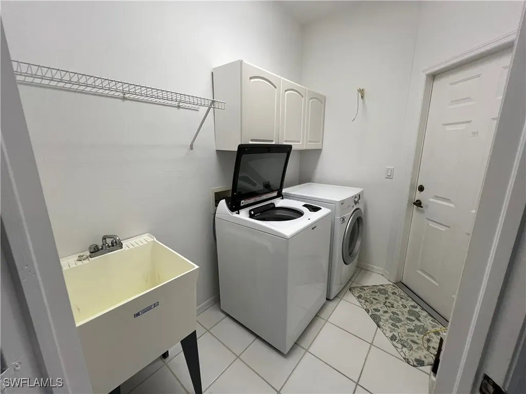2081 Crestview Way Naples FL 34119