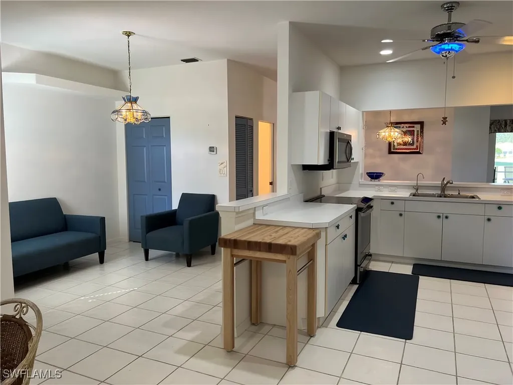 2081 Crestview Way Naples FL 34119