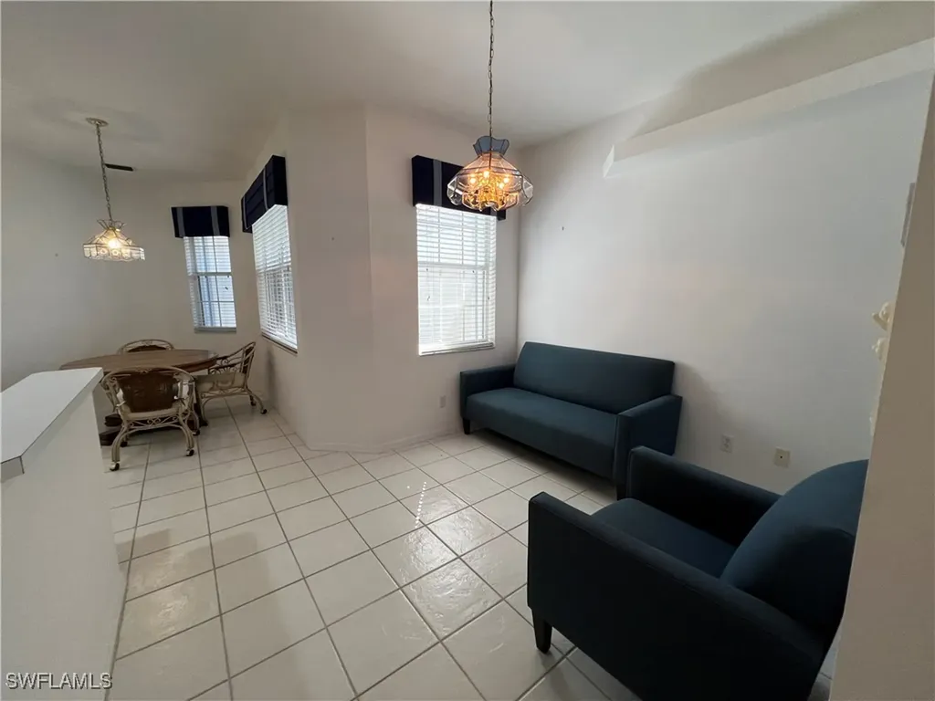 2081 Crestview Way Naples FL 34119