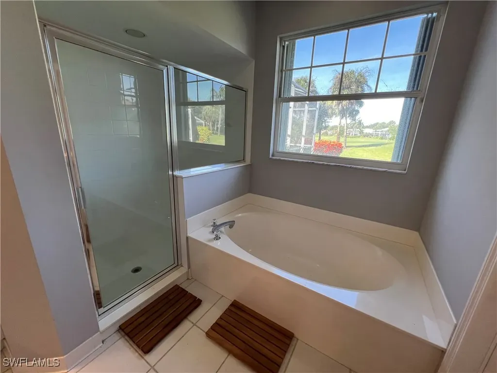 2081 Crestview Way Naples FL 34119