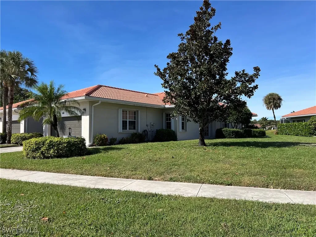 2081 Crestview Way Naples FL 34119