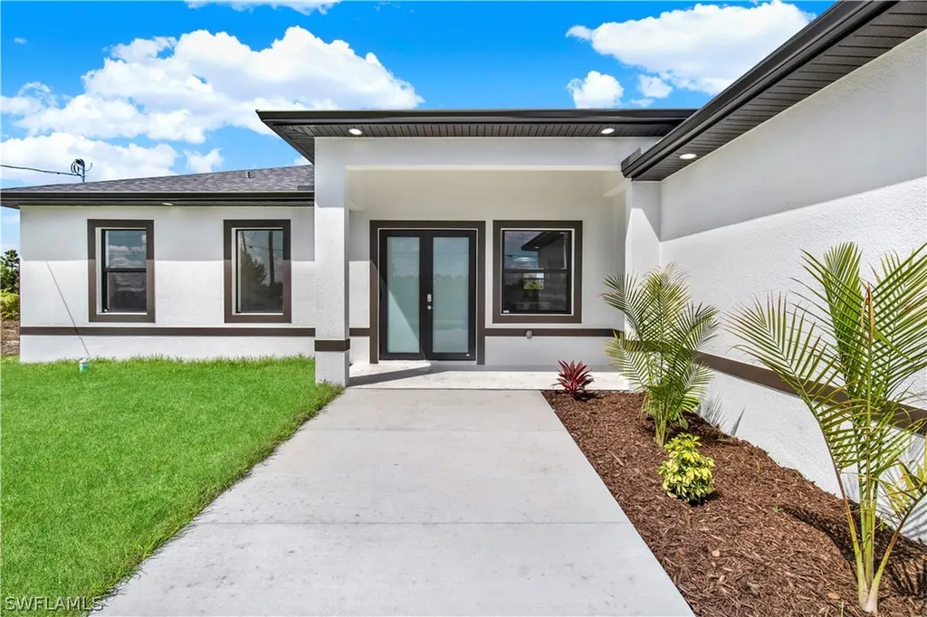 916 Manresa Avenue S Lehigh Acres FL 33974