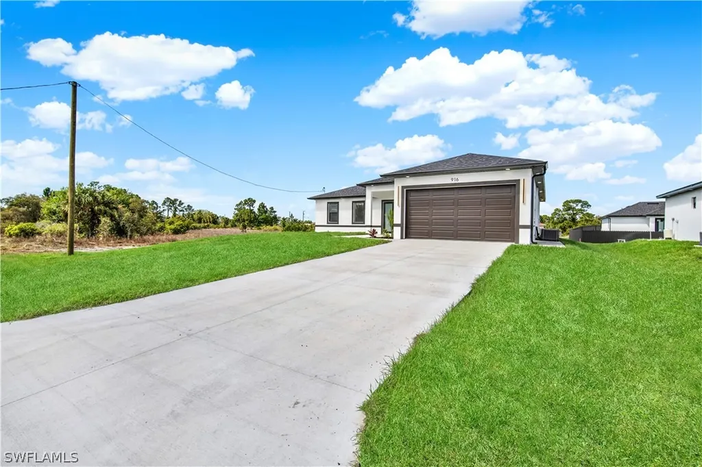 916 Manresa Avenue S Lehigh Acres FL 33974