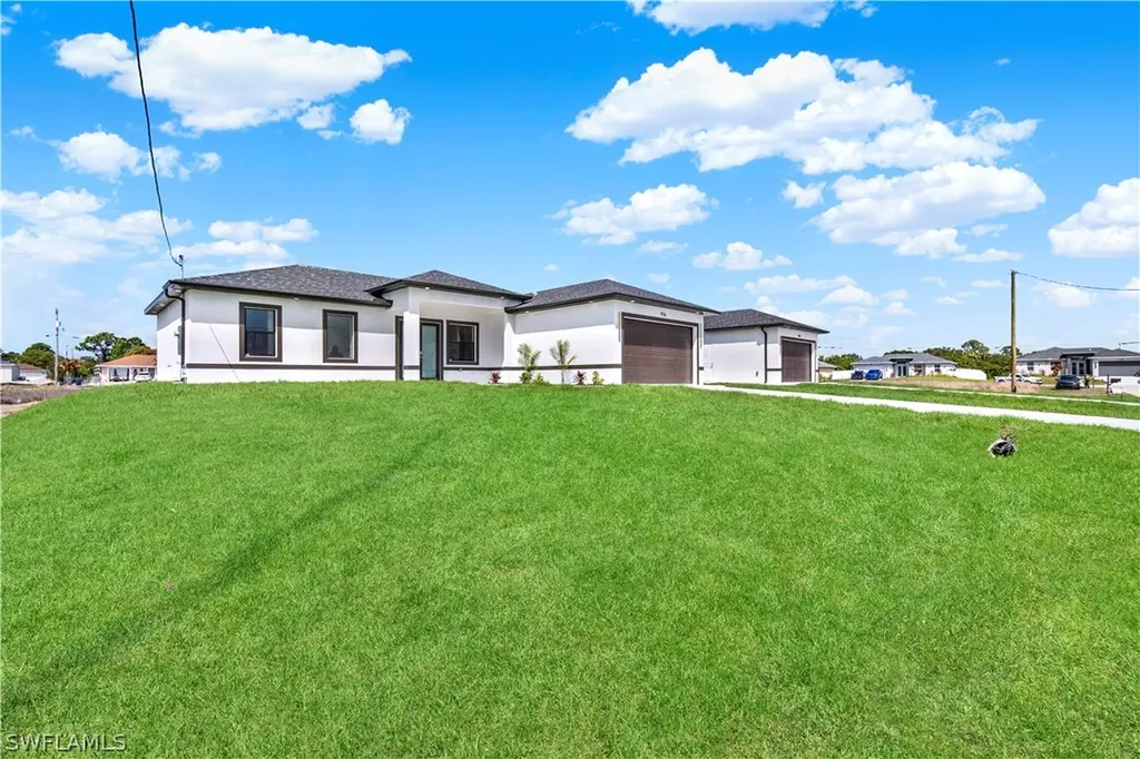 916 Manresa Avenue S Lehigh Acres FL 33974