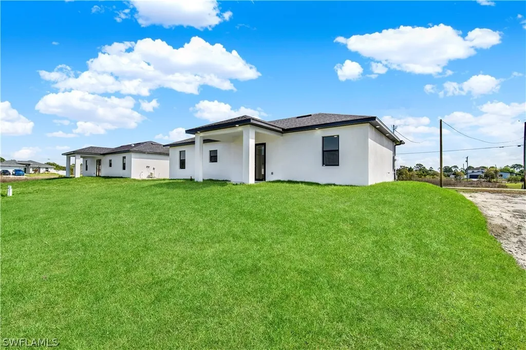 916 Manresa Avenue S Lehigh Acres FL 33974